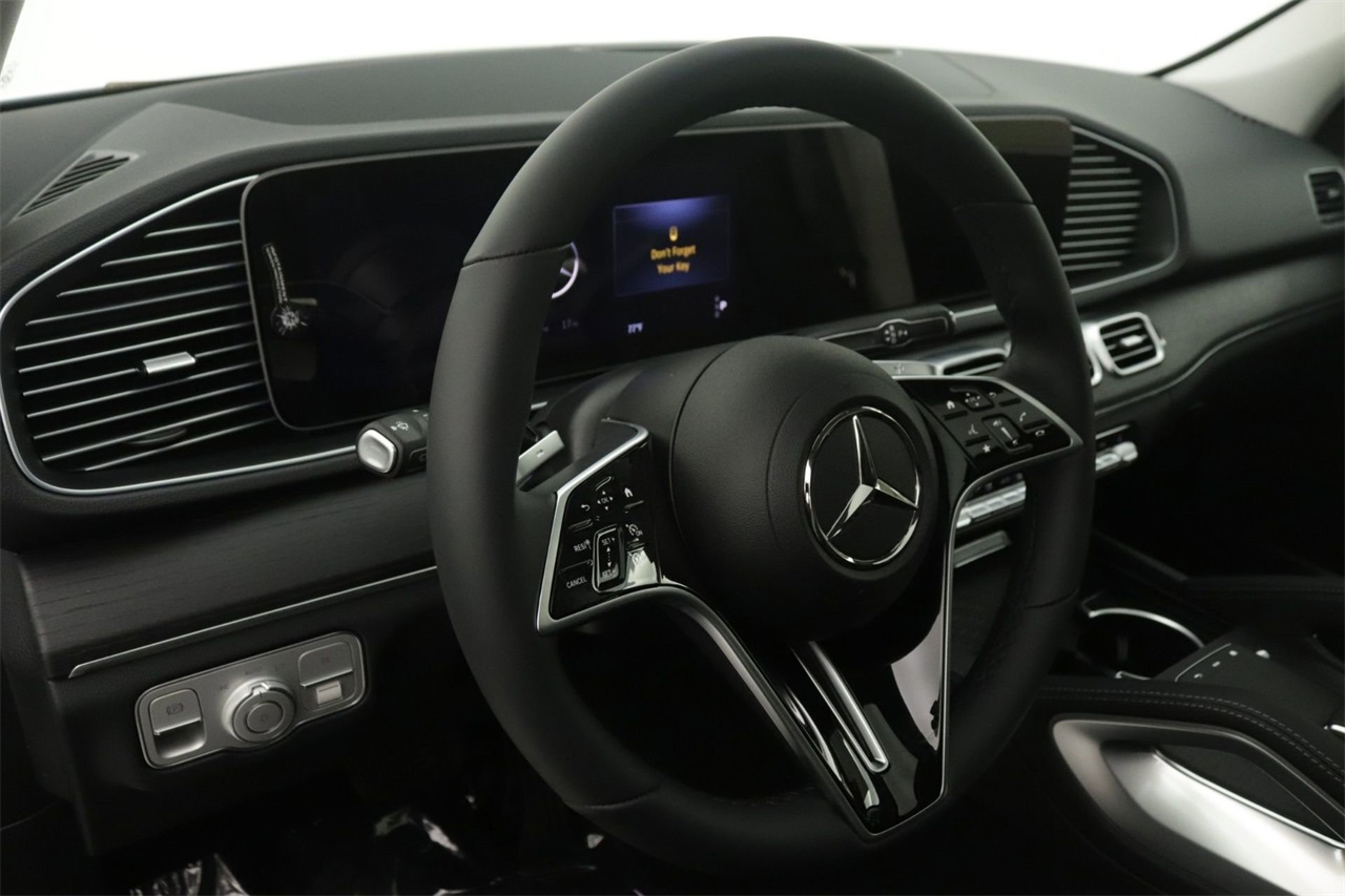 2025 Mercedes Benz GLE 350 4MATIC photo 3