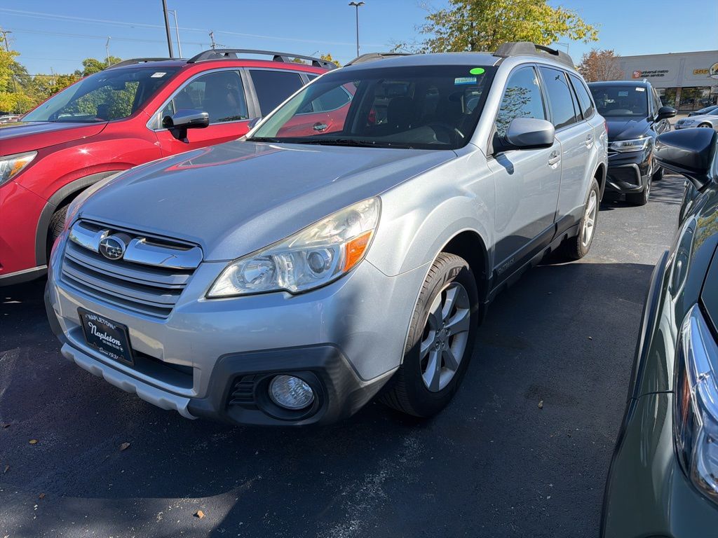 2013 Subaru Outback 2.5i Premium photo 4