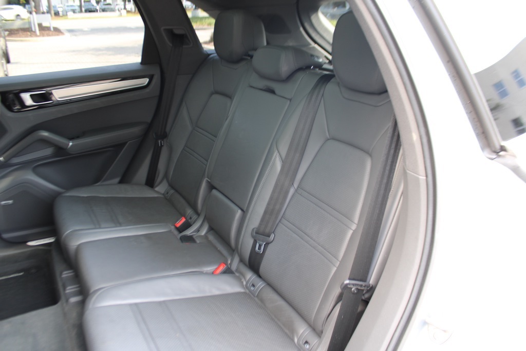 2021 Porsche Cayenne S photo 32