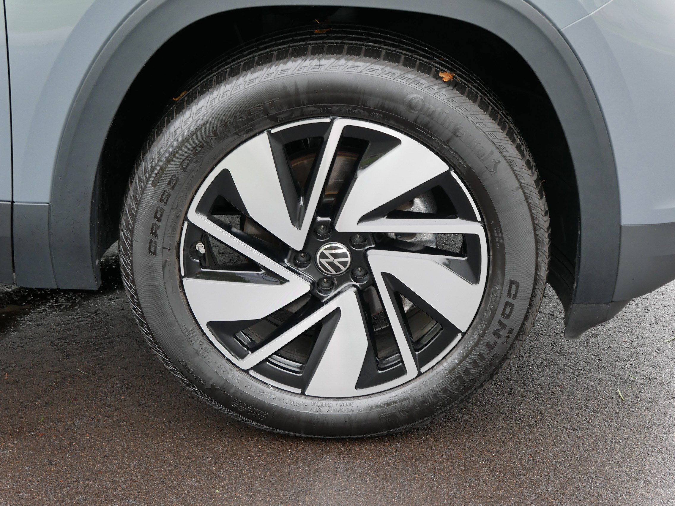 2025 Volkswagen Atlas SEL photo 15