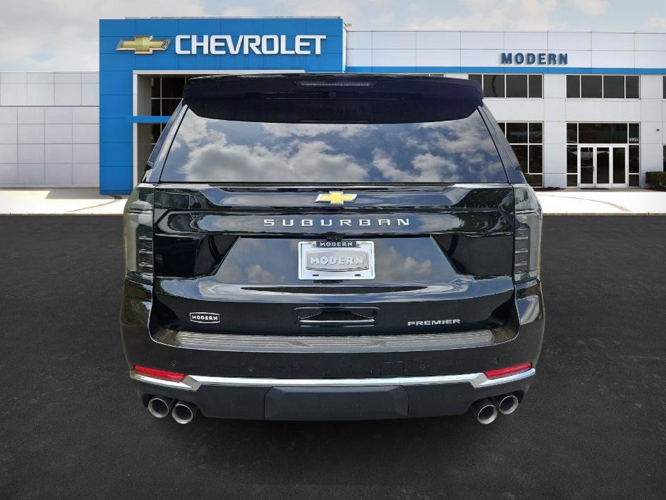 2025 Chevrolet Suburban Premier photo 4