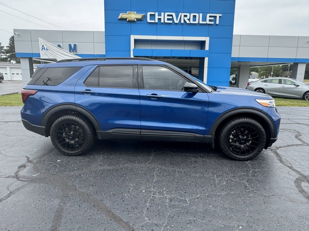 2022 Ford Explorer Limited photo 2