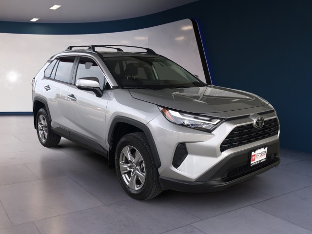 2024 Toyota RAV4 XLE photo 6
