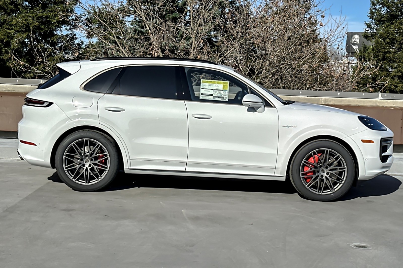 2025 Porsche Cayenne Turbo E-Hybrid photo 9
