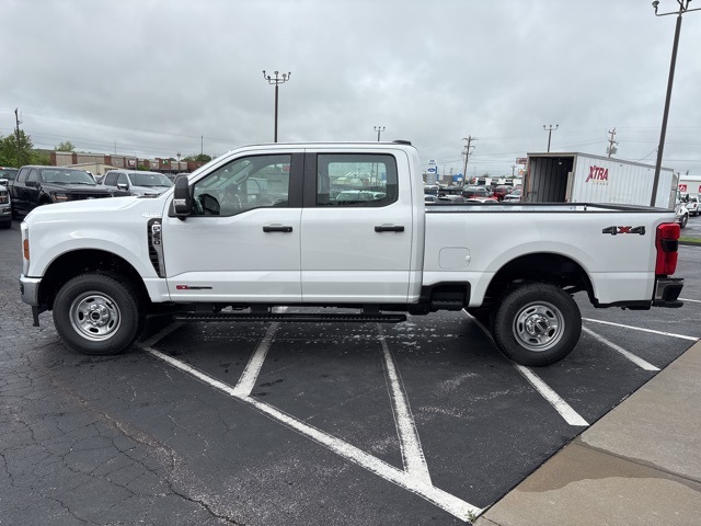 2025 Ford F-350 XL photo 3