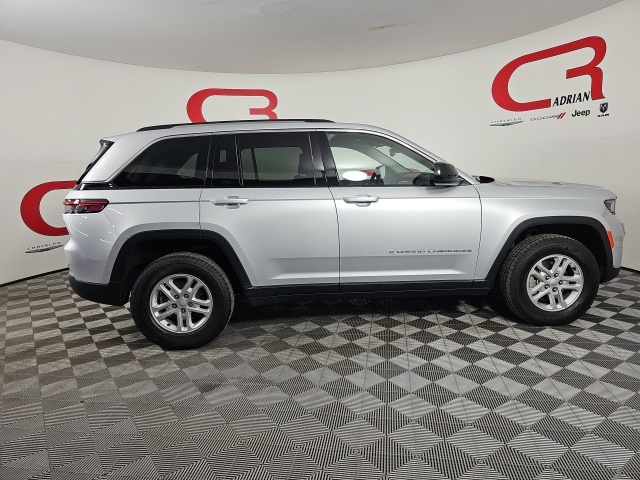 2023 Jeep Grand Cherokee Laredo Altitude photo 8