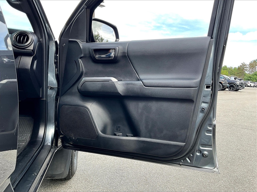 2023 Toyota Tacoma TRD Sport Double Cab 4x4 photo 11