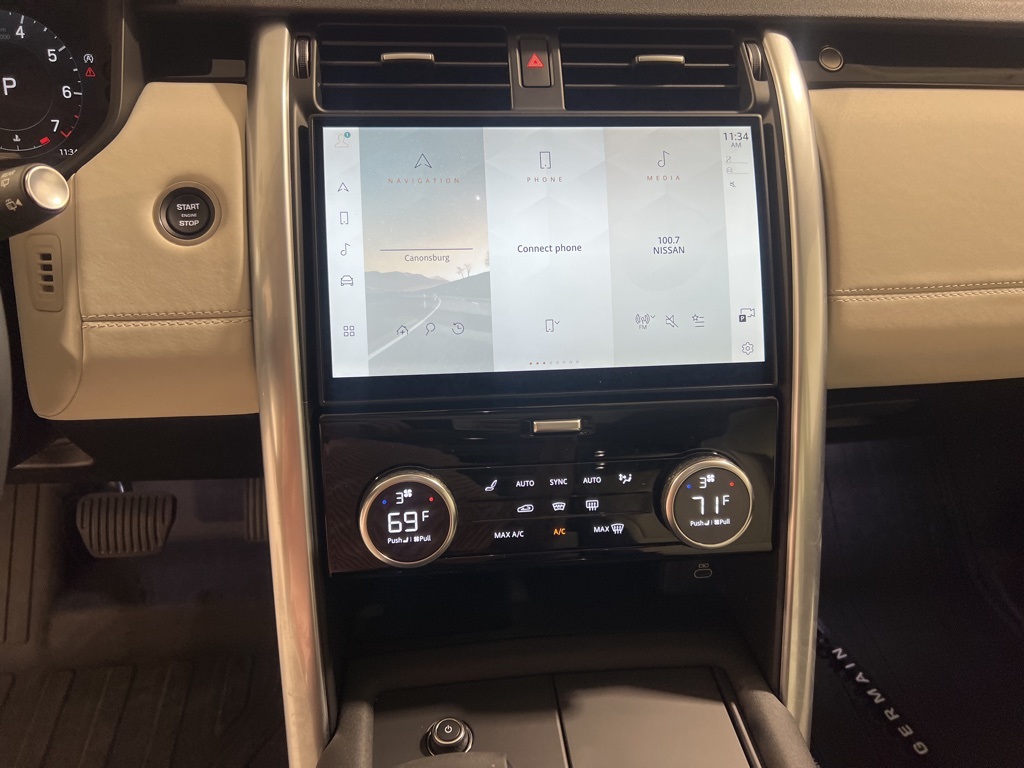 2025 Land Rover Discovery S photo 15