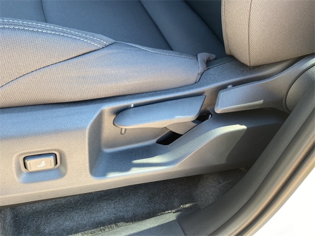 2025 Toyota Tacoma SR5 4x4 Double Cab photo 16