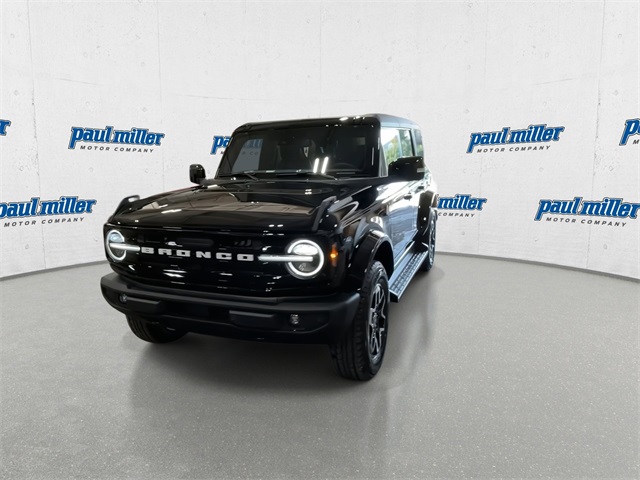 2025 Ford Bronco Outer Banks photo 4