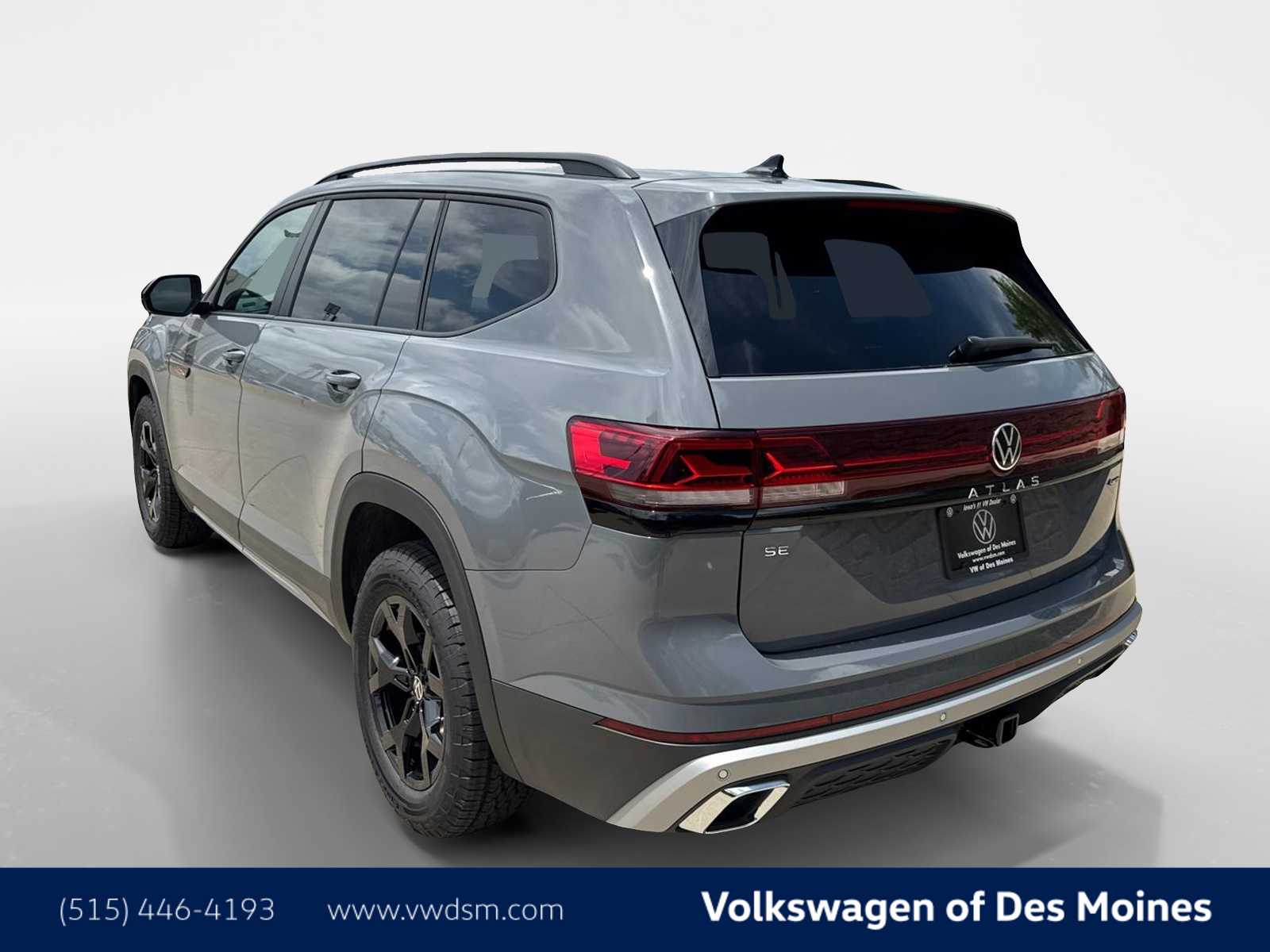 2025 Volkswagen Atlas Peak Edition SE photo 2