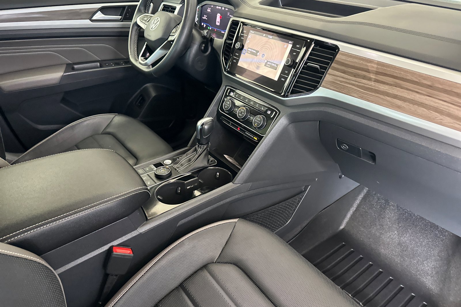2021 Volkswagen Atlas SEL Premium photo 17