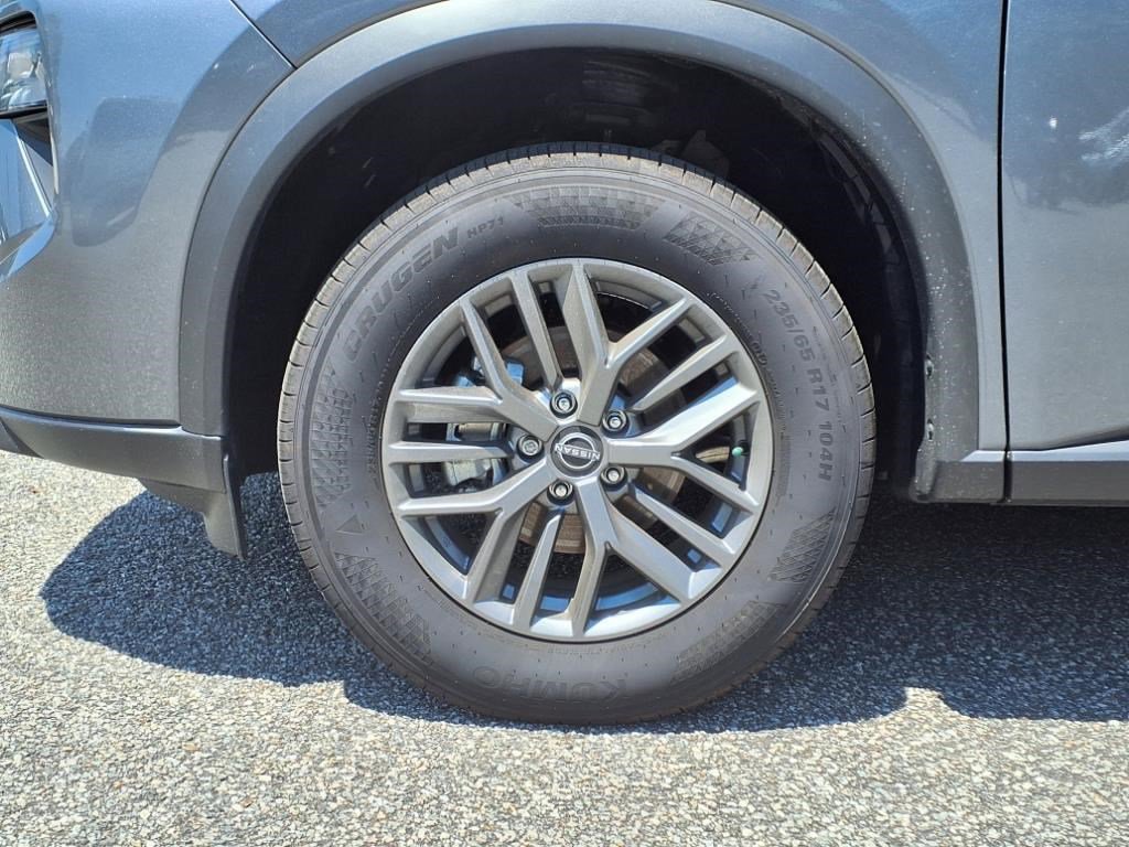 2025 Nissan Rogue S AWD photo 3