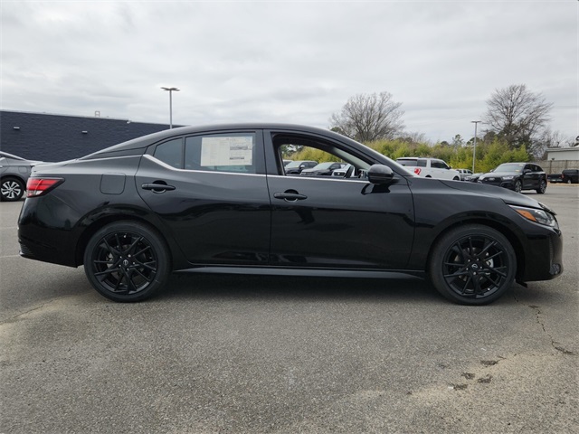 2025 Nissan Sentra SR photo 2