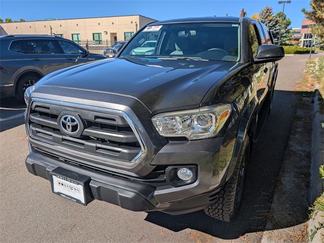 2017 Toyota Tacoma SR5 photo 6