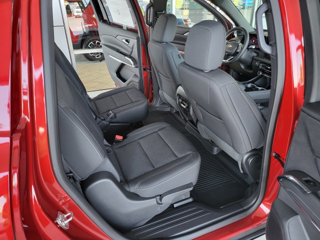 2025 Chevrolet Traverse photo 18