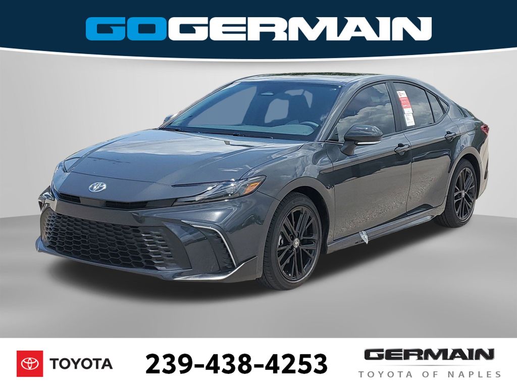 2025 Toyota Camry SE's photo