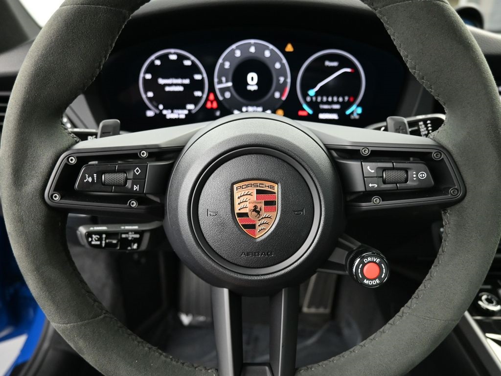 2025 Porsche 911 photo 25
