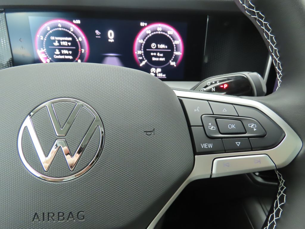 2025 Volkswagen Tiguan SE photo 13