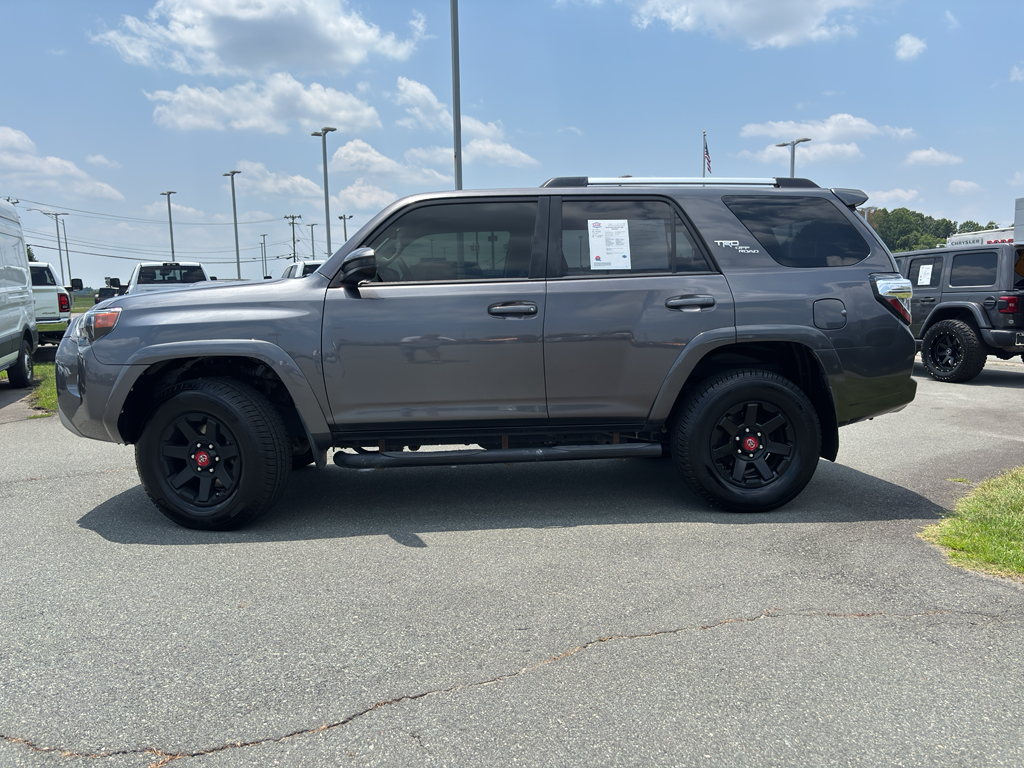 2018 Toyota 4Runner TRD photo 3