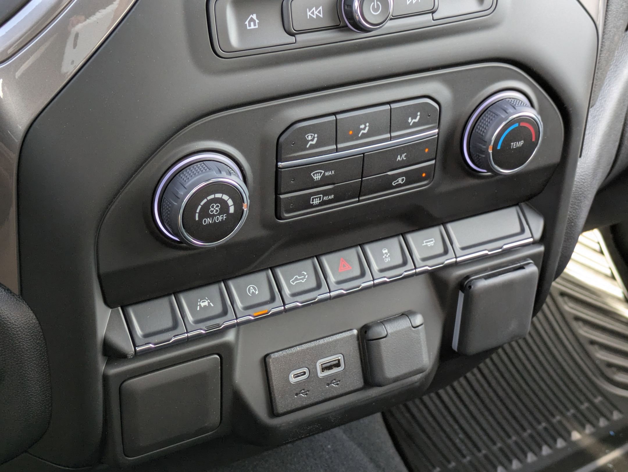 2025 Chevrolet Silverado 1500 Custom photo 18