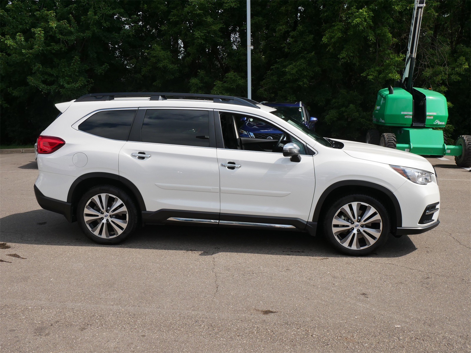 Used 2022 Subaru Ascent Touring with VIN 4S4WMARD0N3403925 for sale in Maplewood, Minnesota
