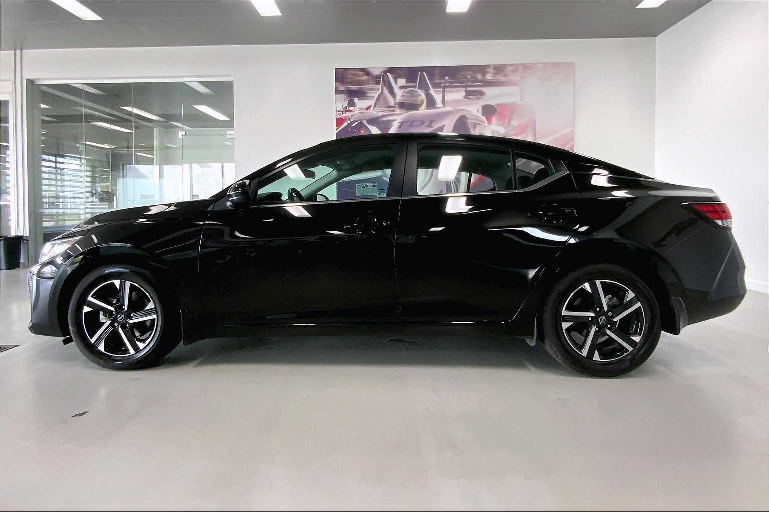 2024 Nissan Sentra SV photo 3