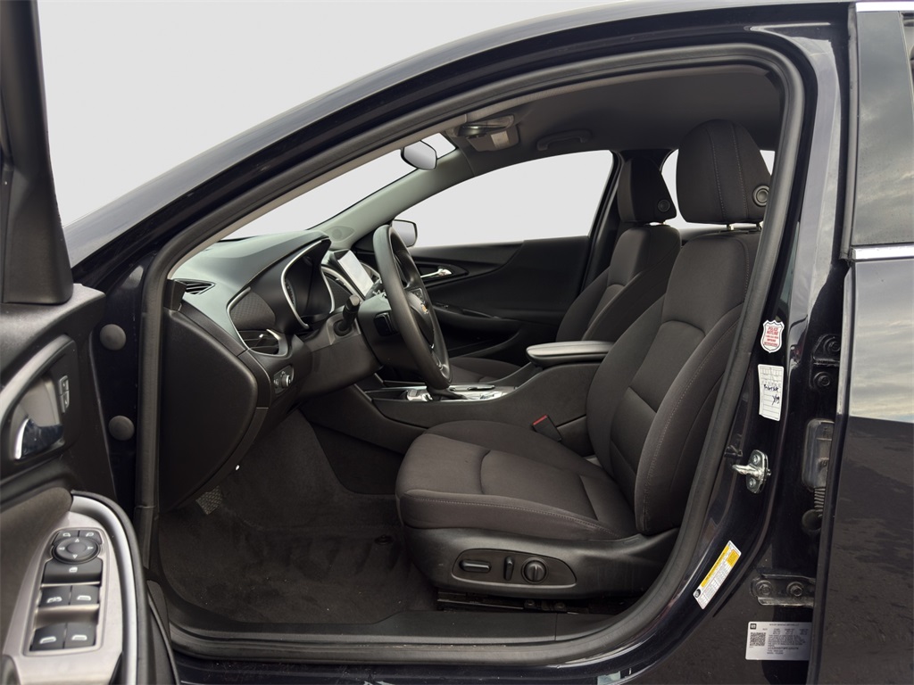 2023 Chevrolet Malibu 1LT photo 9