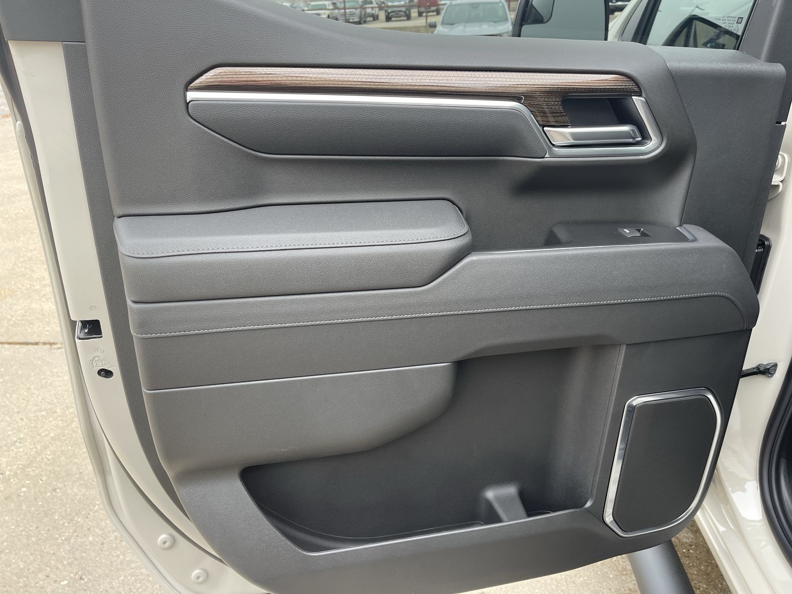 2026 Chevrolet Silverado RST photo 4