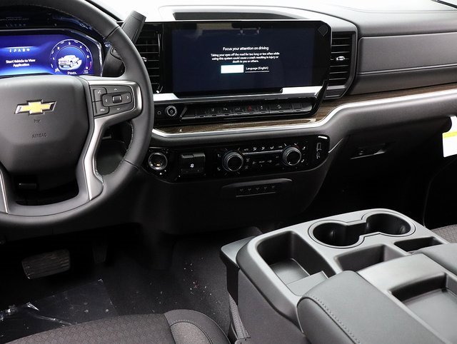 2025 Chevrolet Silverado 2500HD LT photo 15