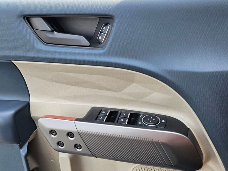 2025 Ford Maverick Lariat photo 28
