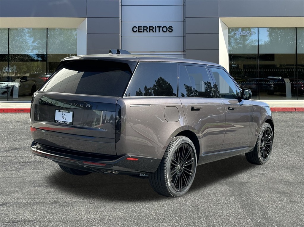 2025 Land Rover Range Rover SE photo 2