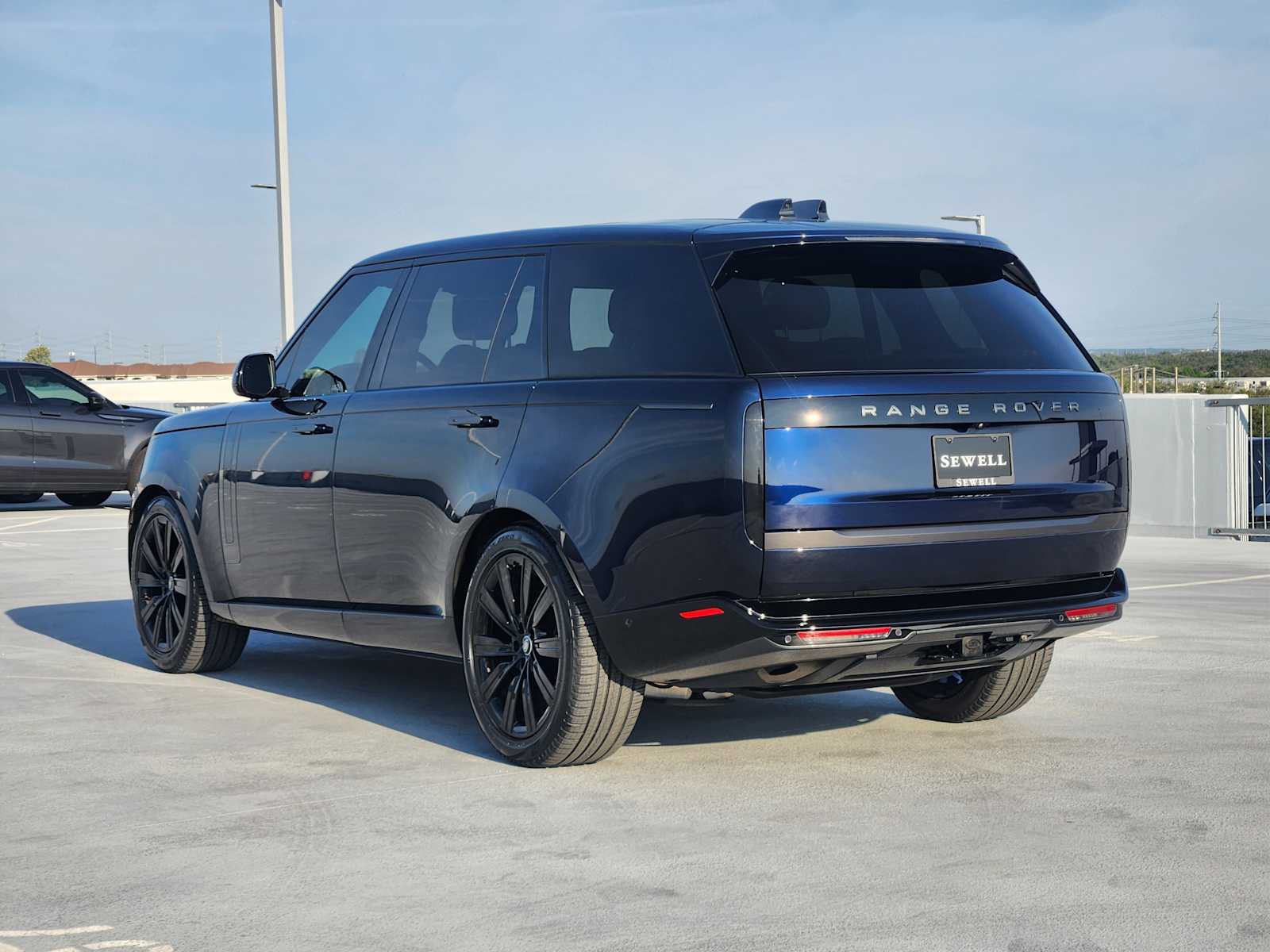 2023 Land Rover Range Rover SE photo 7