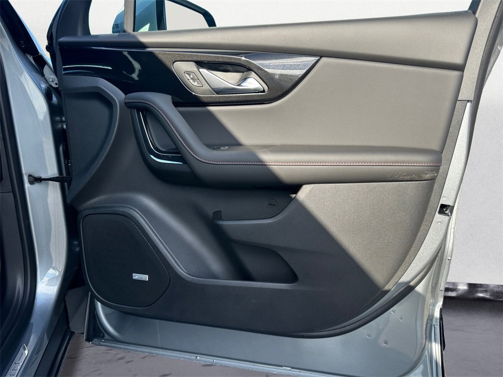 2025 Chevrolet Blazer RS photo 12
