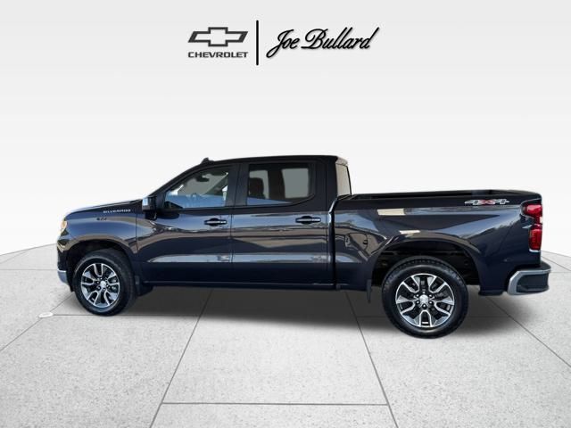 2022 Chevrolet Silverado 1500 LT photo 3
