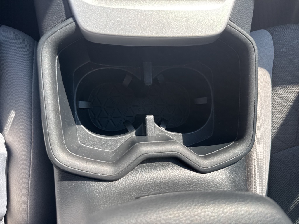 2023 Toyota RAV4 XLE photo 21