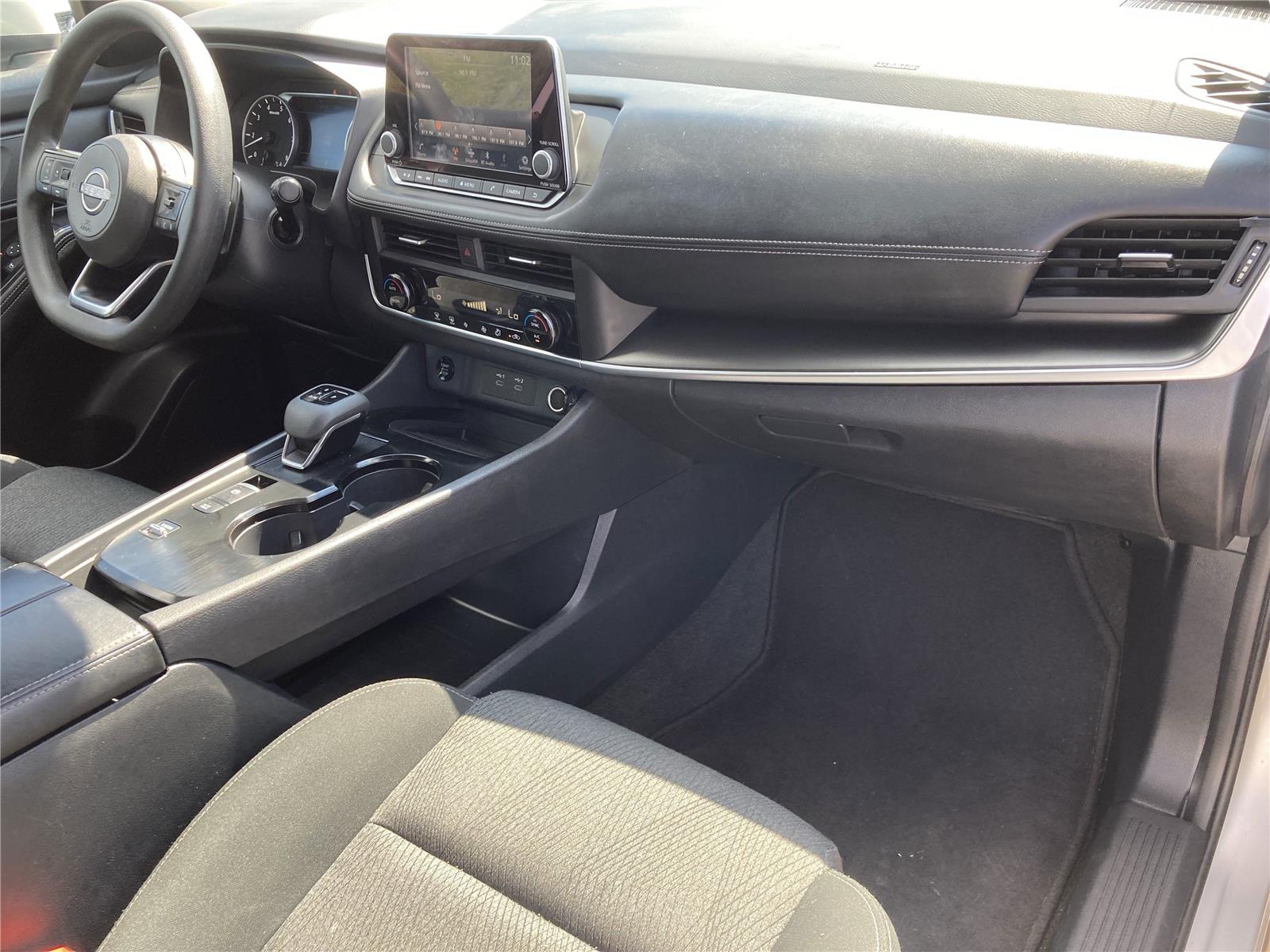 2024 Nissan Rogue SV photo 28