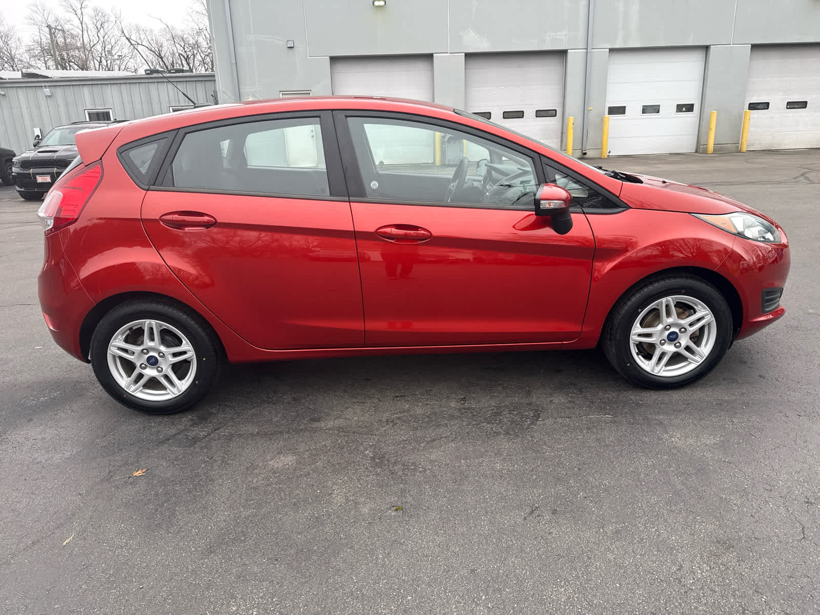 2018 Ford Fiesta SE photo 2