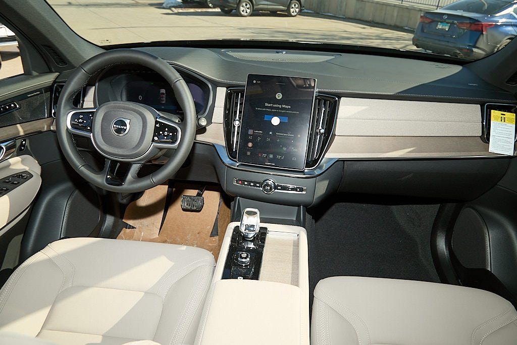 2026 VOLVO XC90 - Image 24
