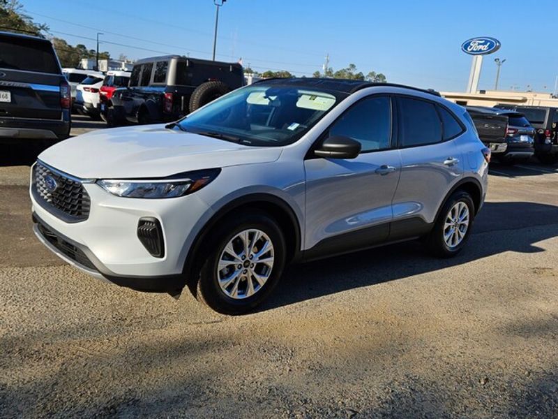 2025 Ford Escape Active photo 3