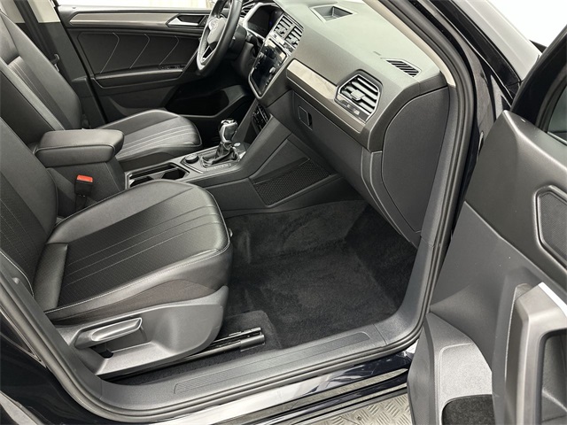 2022 Volkswagen Tiguan SE photo 15