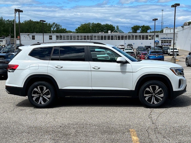 2026 Volkswagen Atlas SE Technology photo 3
