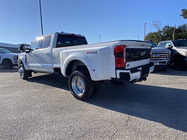 2026 Ford F-450 photo 4