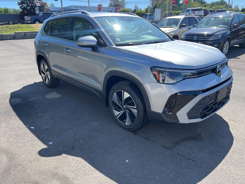 2025 Volkswagen Taos SE photo 3