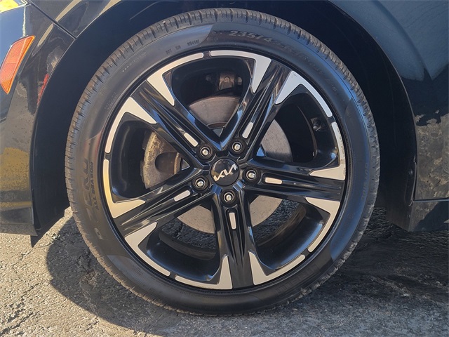 2022 Kia K5 GT-Line photo 11