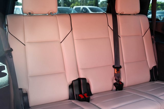Used 2021 White Cadillac Sport image 24