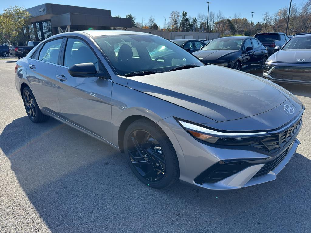 2026 Hyundai Elantra SEL's photo