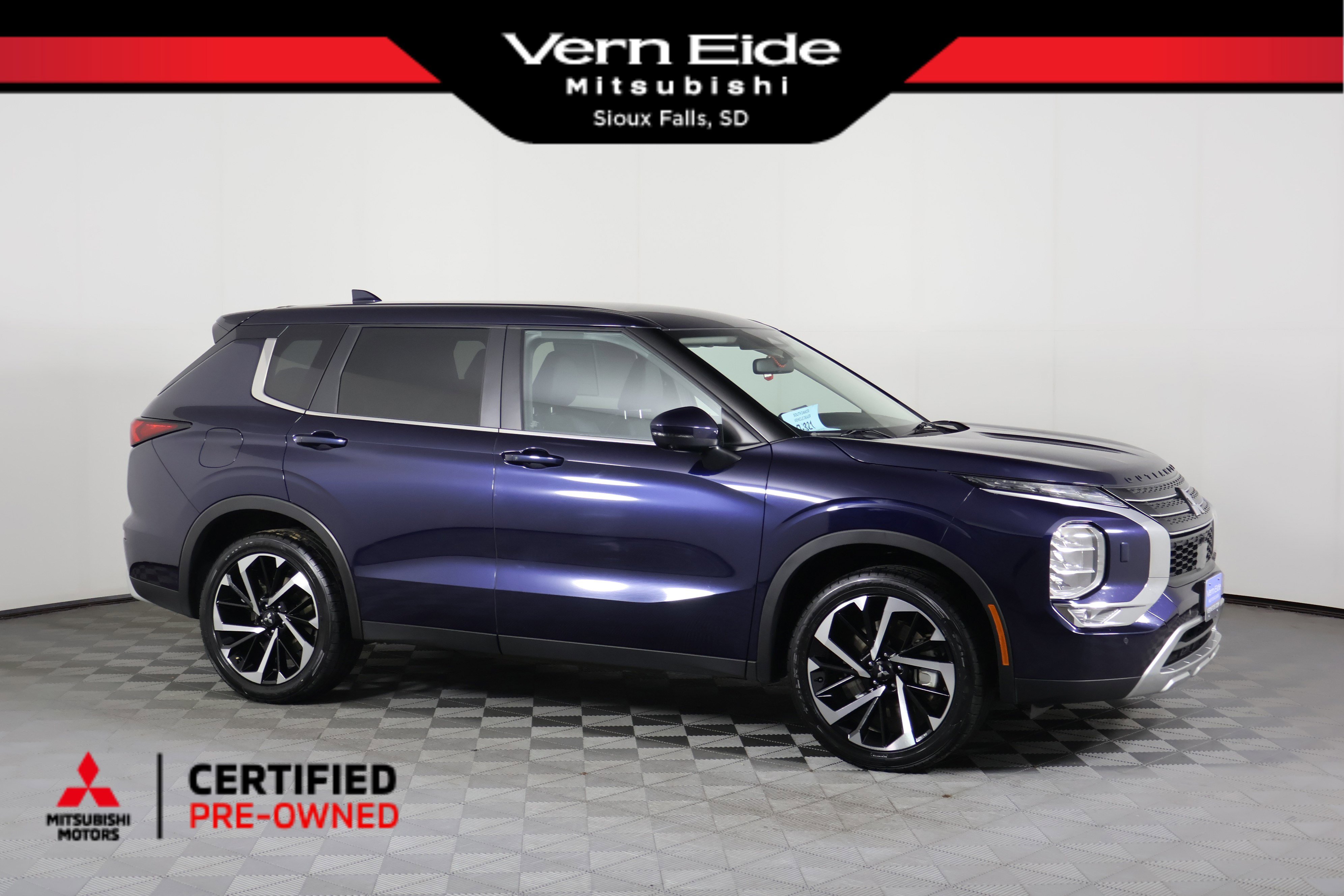 2023 Mitsubishi Outlander SE's photo