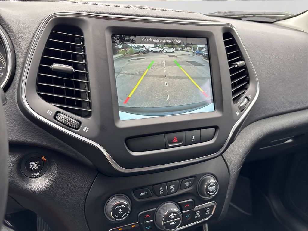 2022 Jeep Cherokee Latitude Lux photo 23