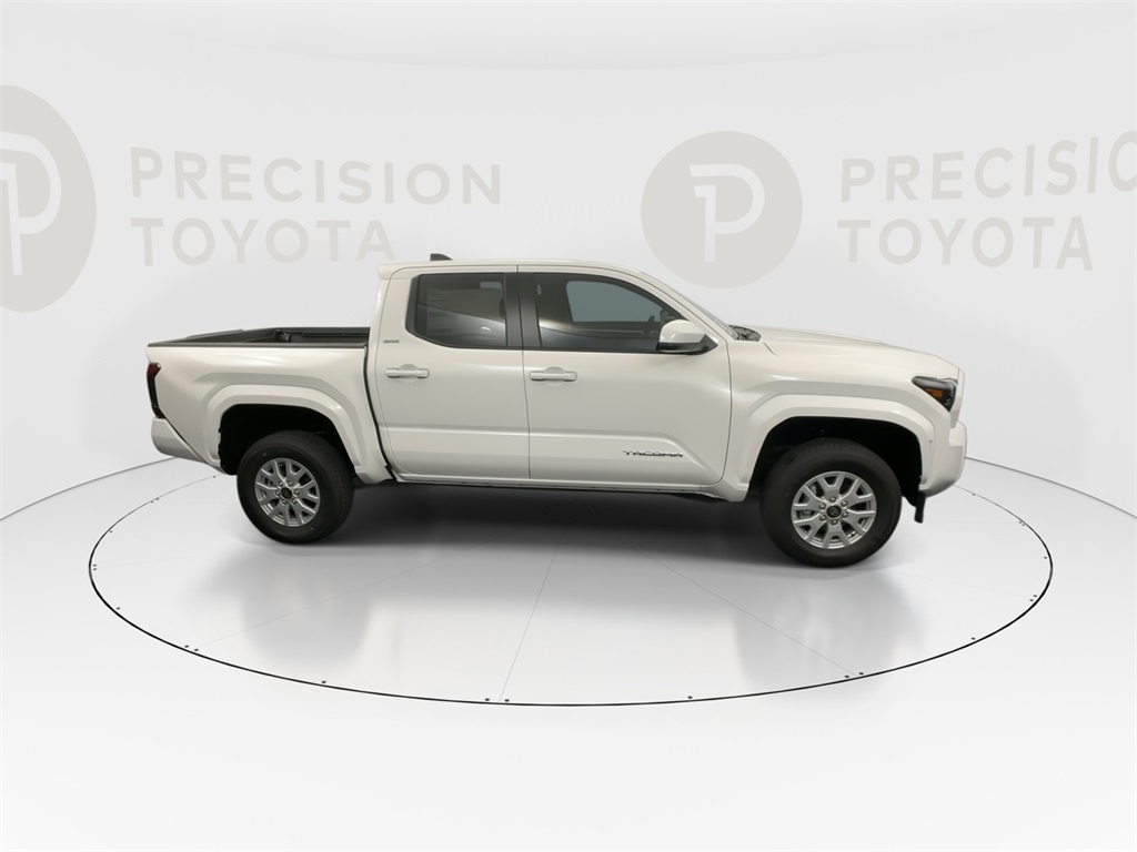 2025 Toyota Tacoma SR5 photo 20